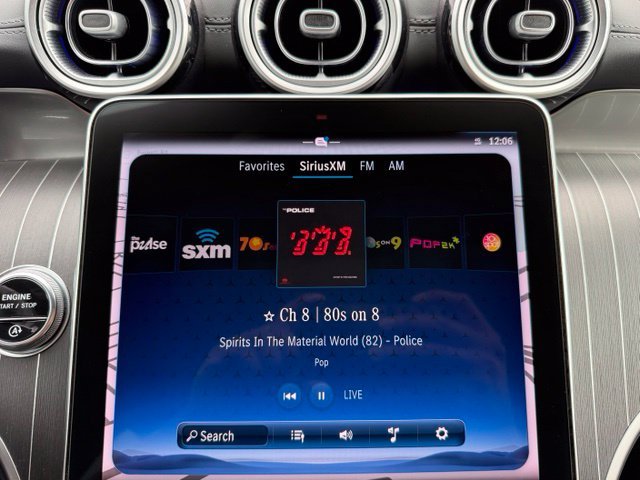 Used 2023  Mercedes-Benz GLC 300 image 21