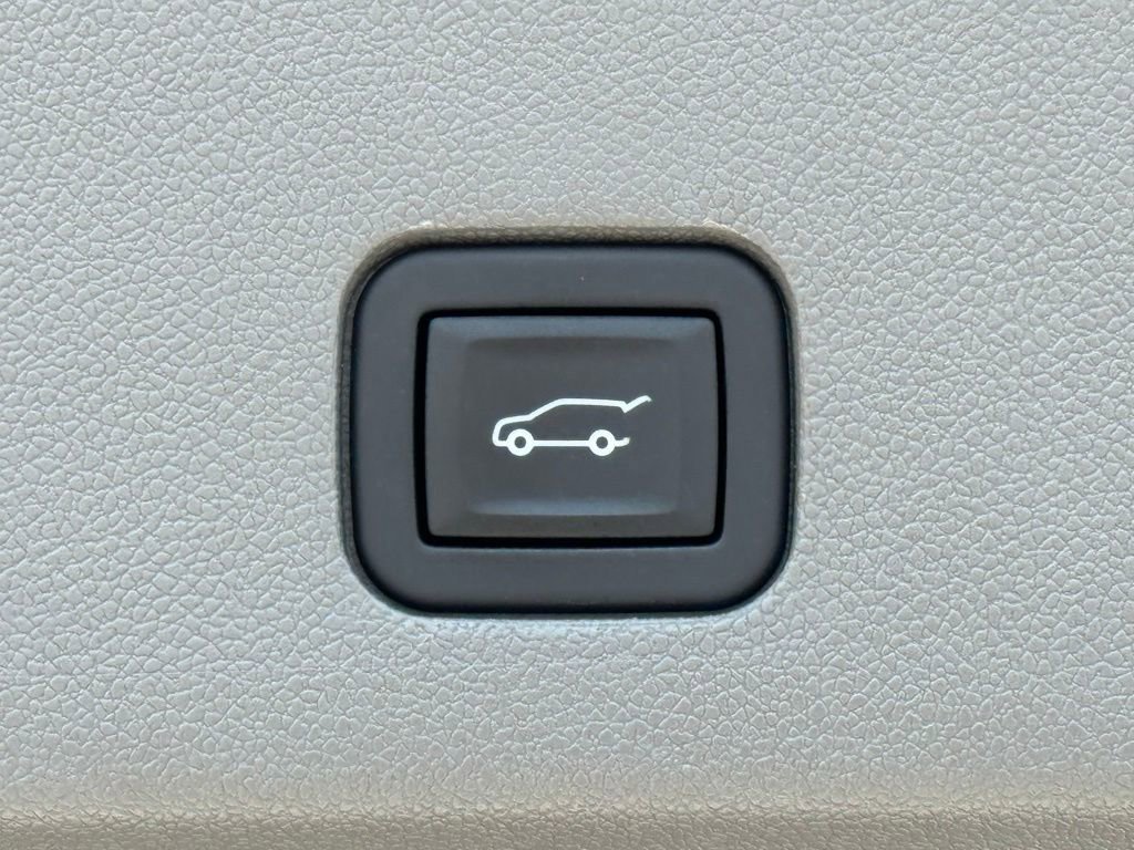 Certified Used 2024 Crystal White Tricoat Cadillac Premium Luxury image 38