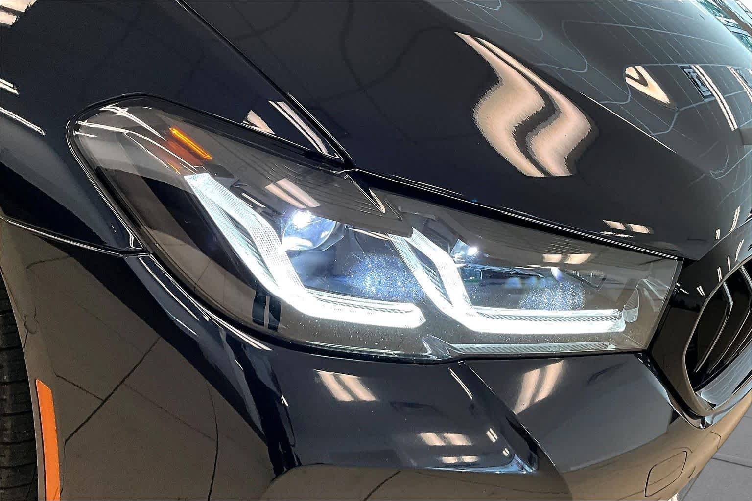 Used 2021 Carbon Black Metallic BMW 530i image 25
