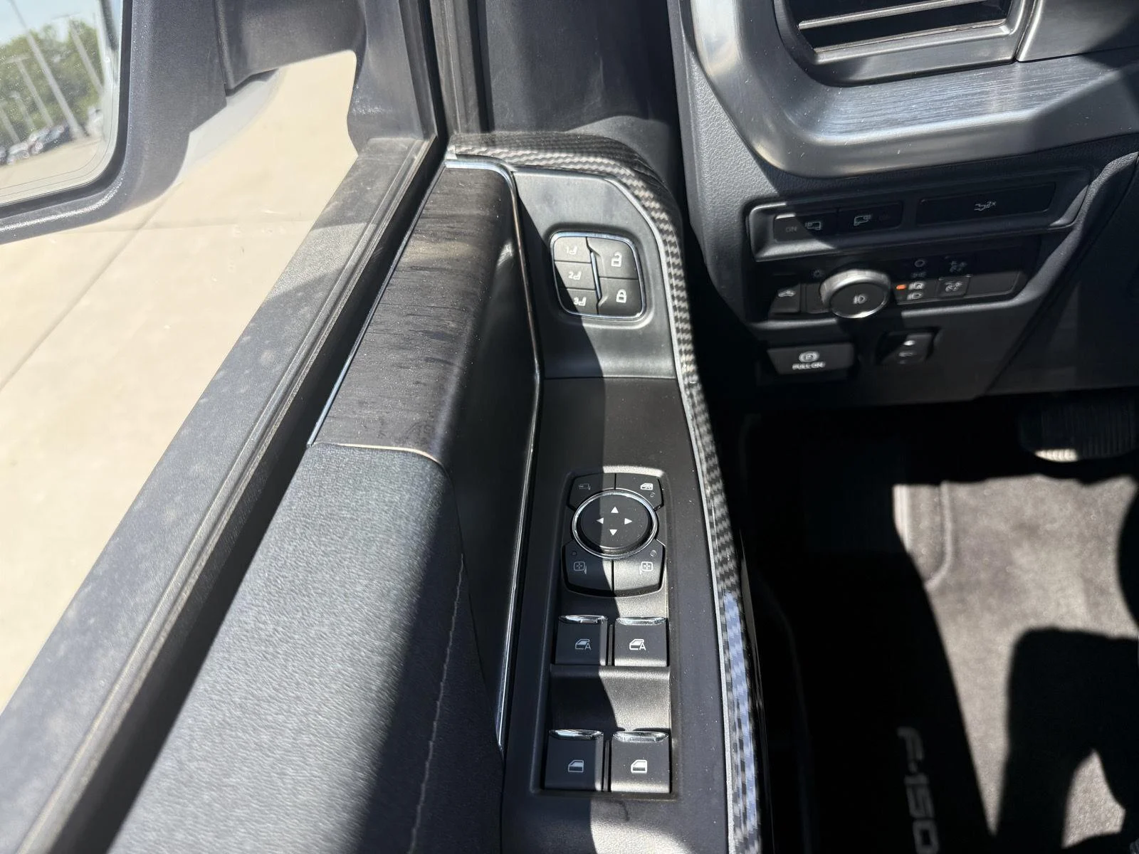 Used 2022 Oxford White Ford LARIAT image 14