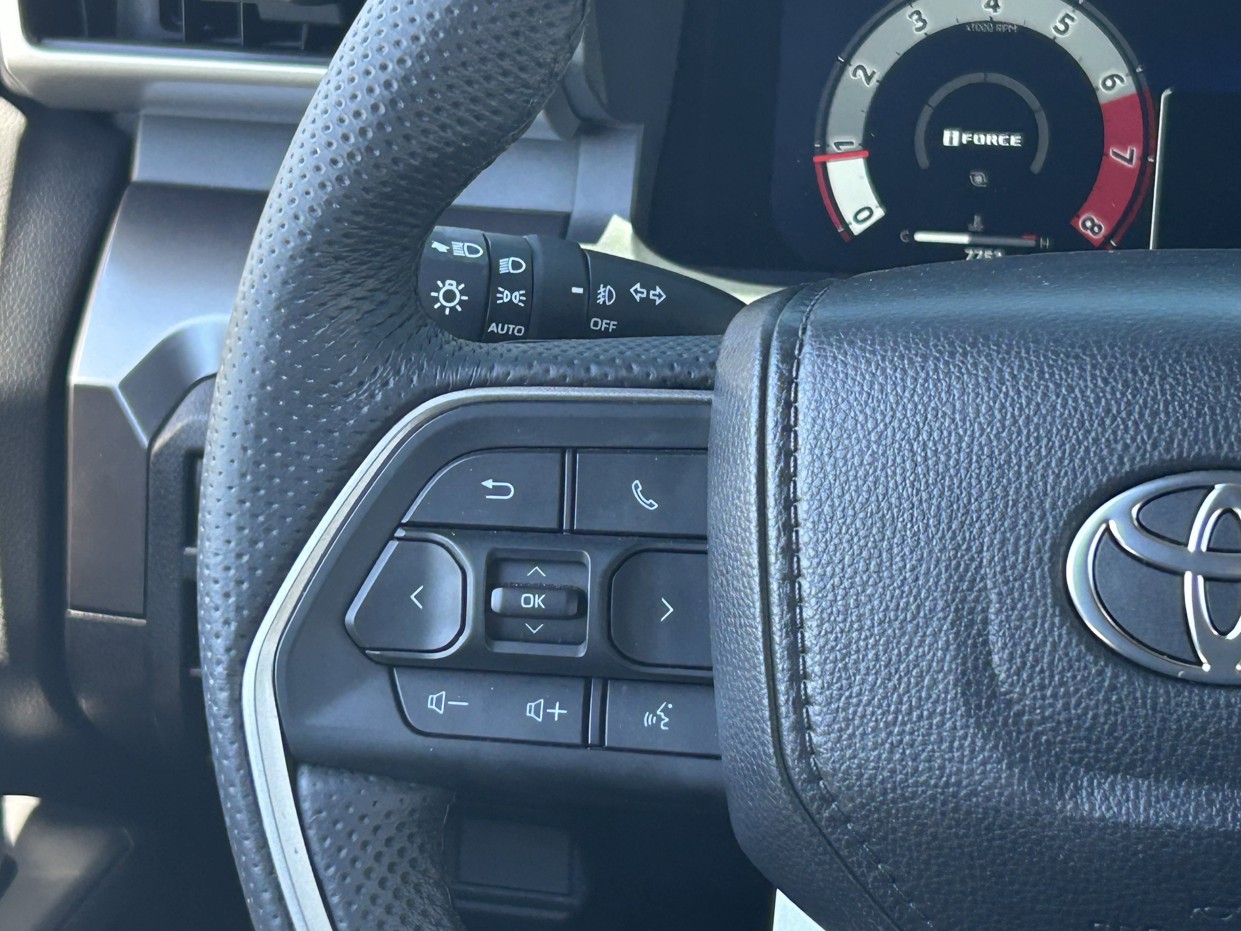 2025 Toyota Tacoma TRD Sport - Photo 22