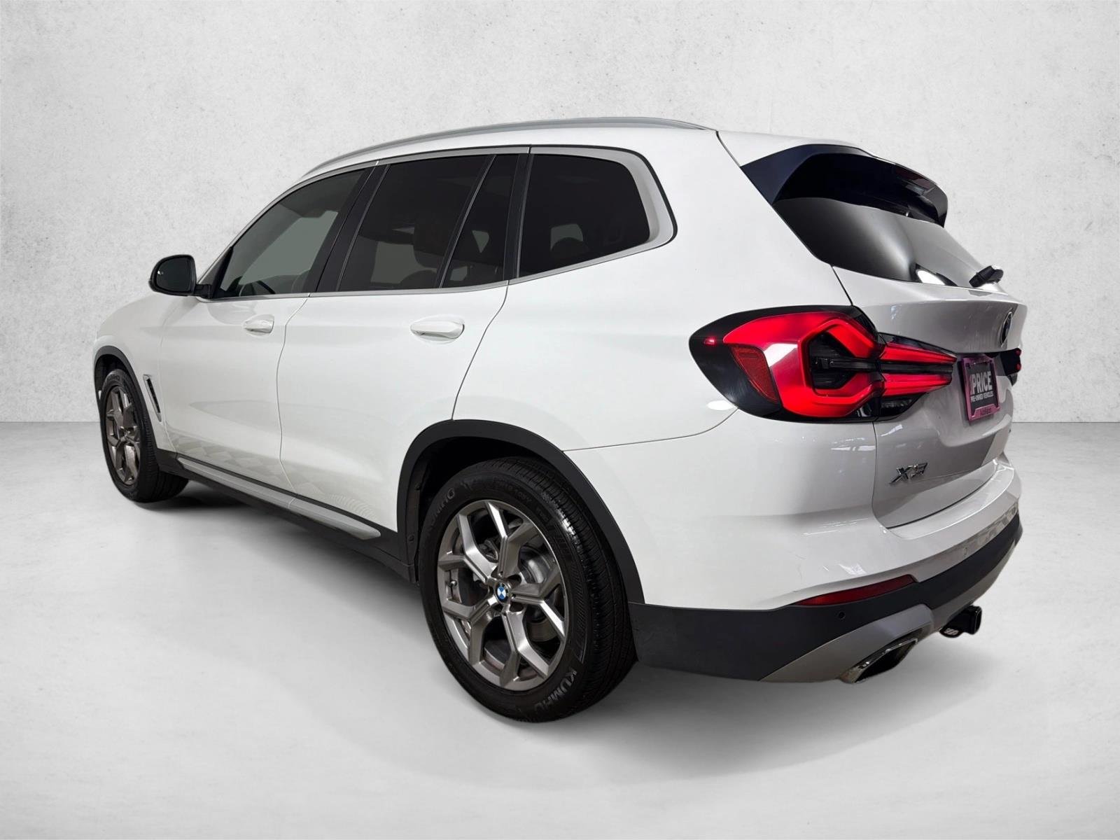 Used 2022 Alpine White BMW sDrive30i image 7