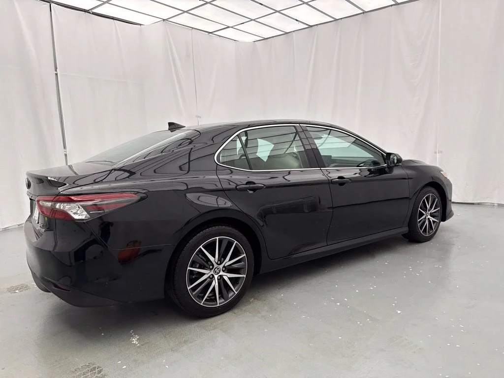 Used 2022 Black Toyota XLE image 12
