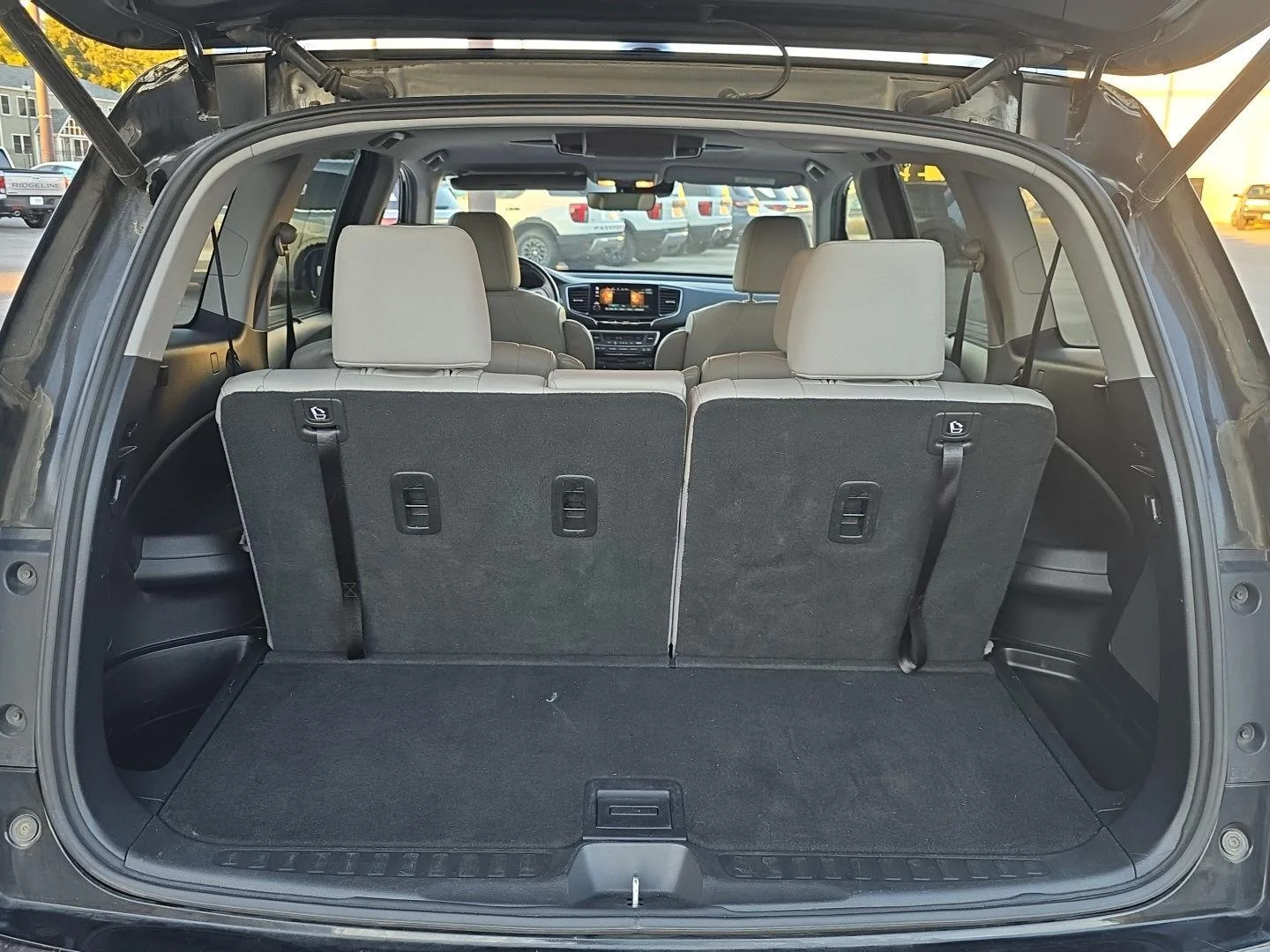 Used 2019 Crystal Black Pearl Honda Touring w/Rear Captain