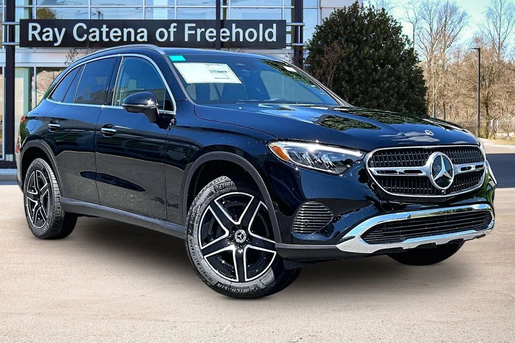 New 2026 Black Mercedes-Benz GLC 300 image 2