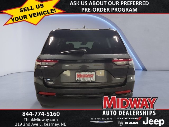 Used 2025 Gray Jeep Altitude X image 4