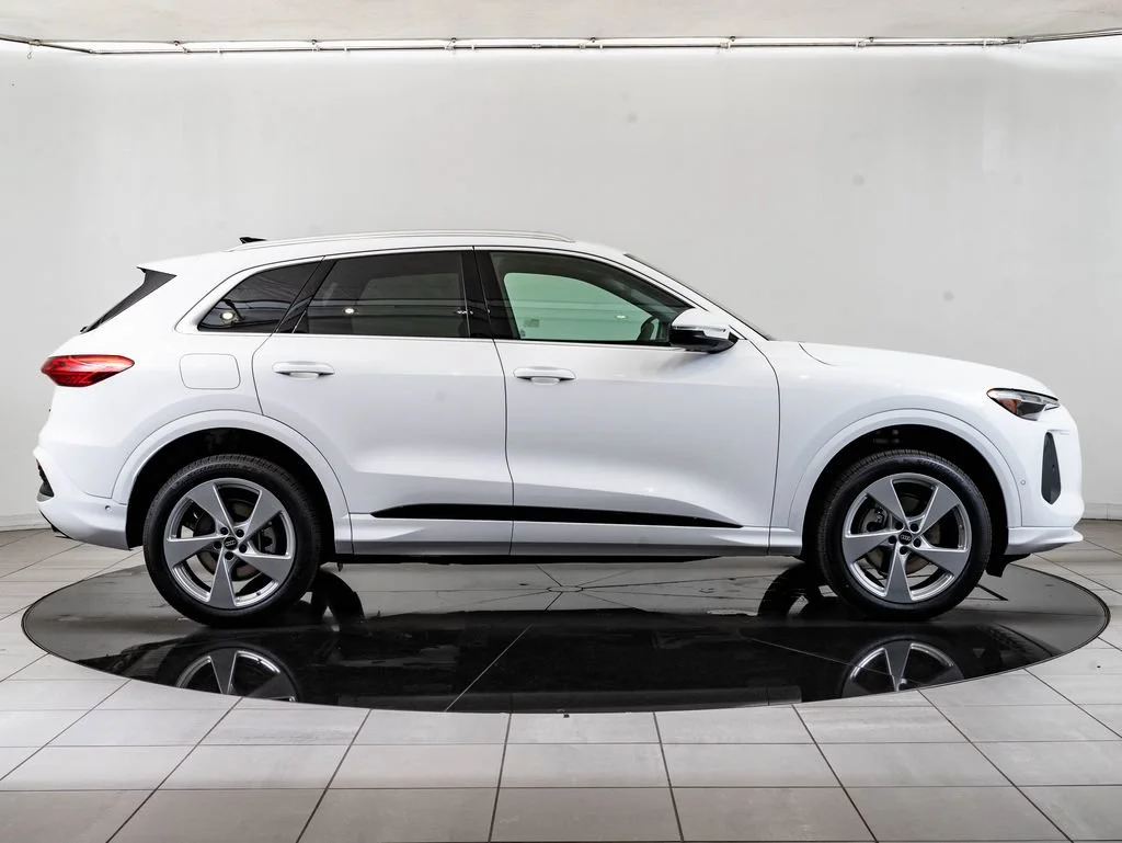 2026 Audi Q5 Premium Plus - Photo 11