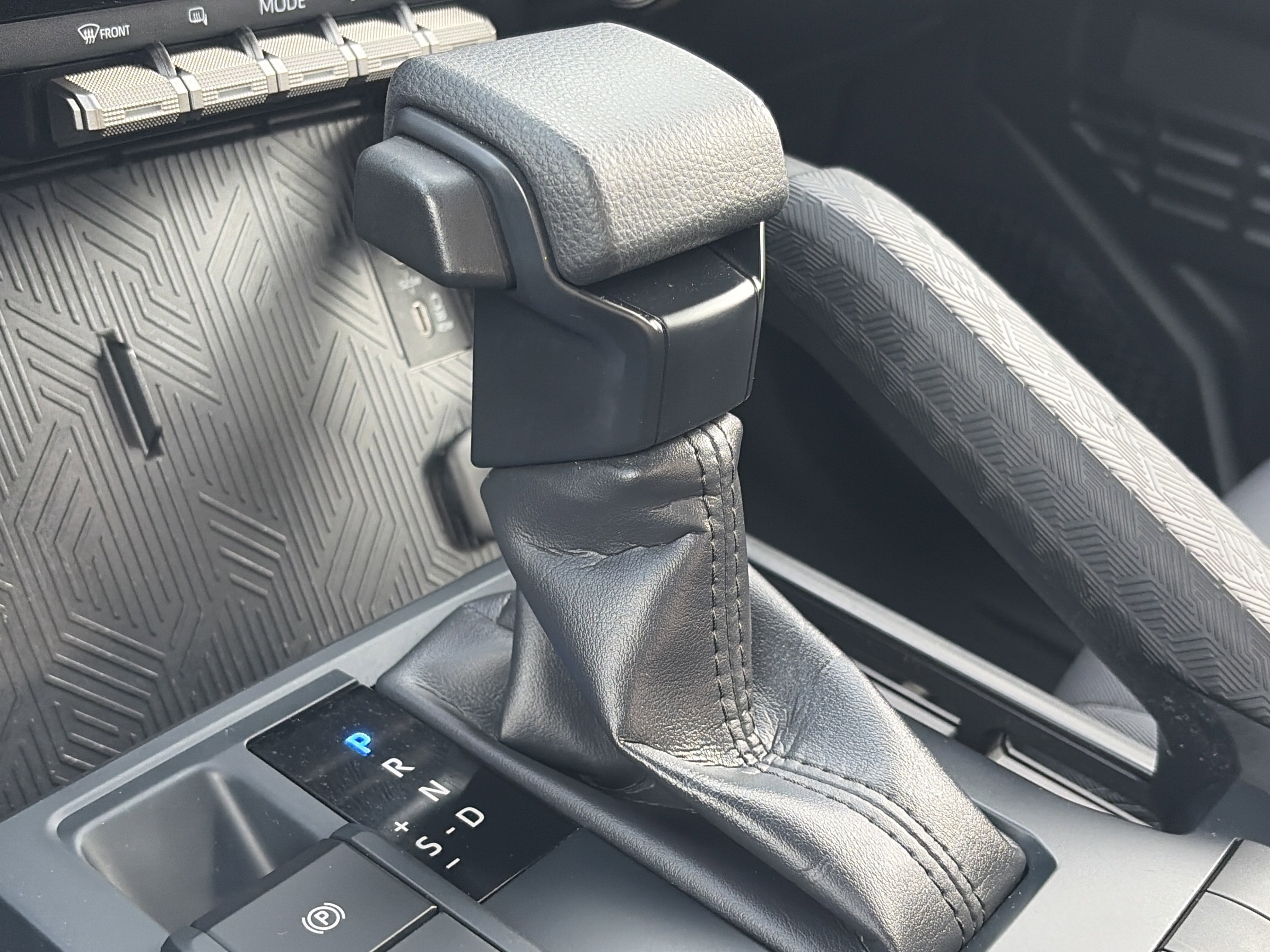 2025 Toyota Tacoma SR5 - Photo 10