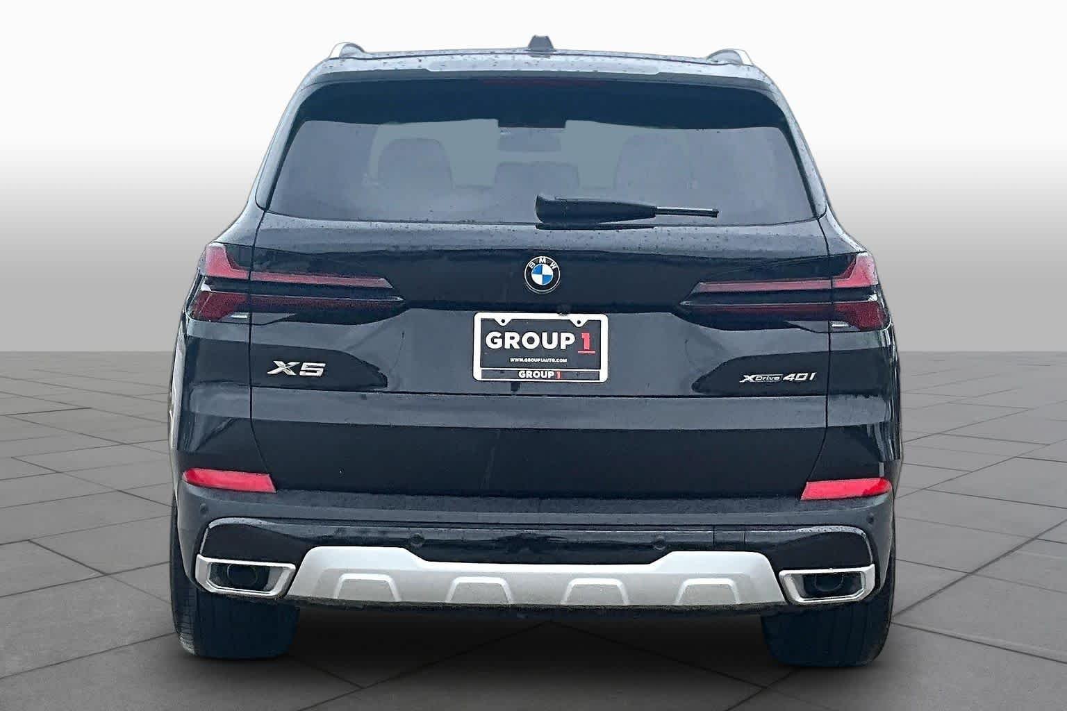 Used 2026 Black Sapphire Metallic BMW xDrive40i image 8