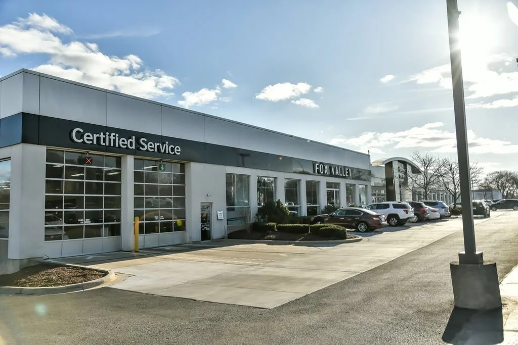 Used 2025 Sterling Metallic GMC Denali Ultimate image 28