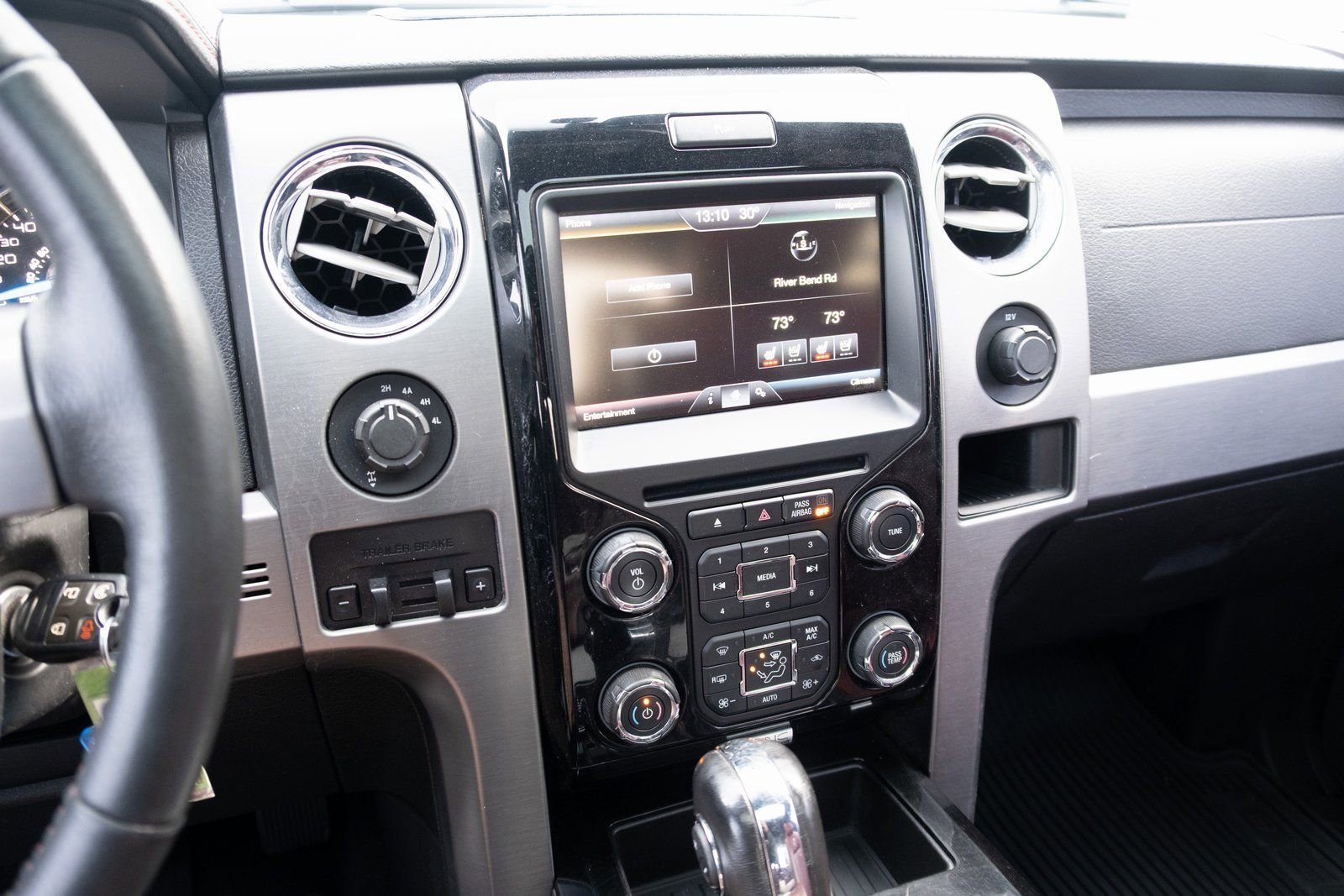 Used 2013  Ford Limited image 3