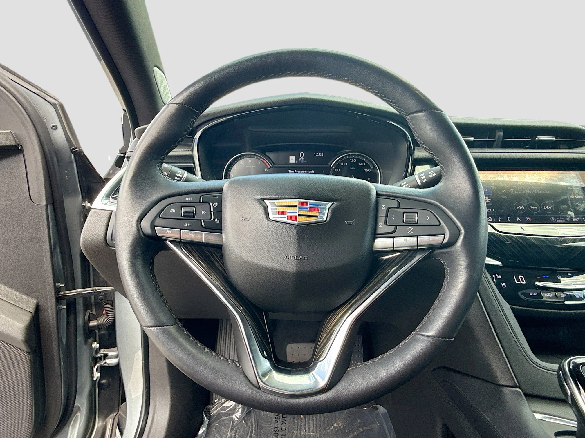 Used 2024 Argent Silver Metallic Cadillac FWD Premium Luxury image 41