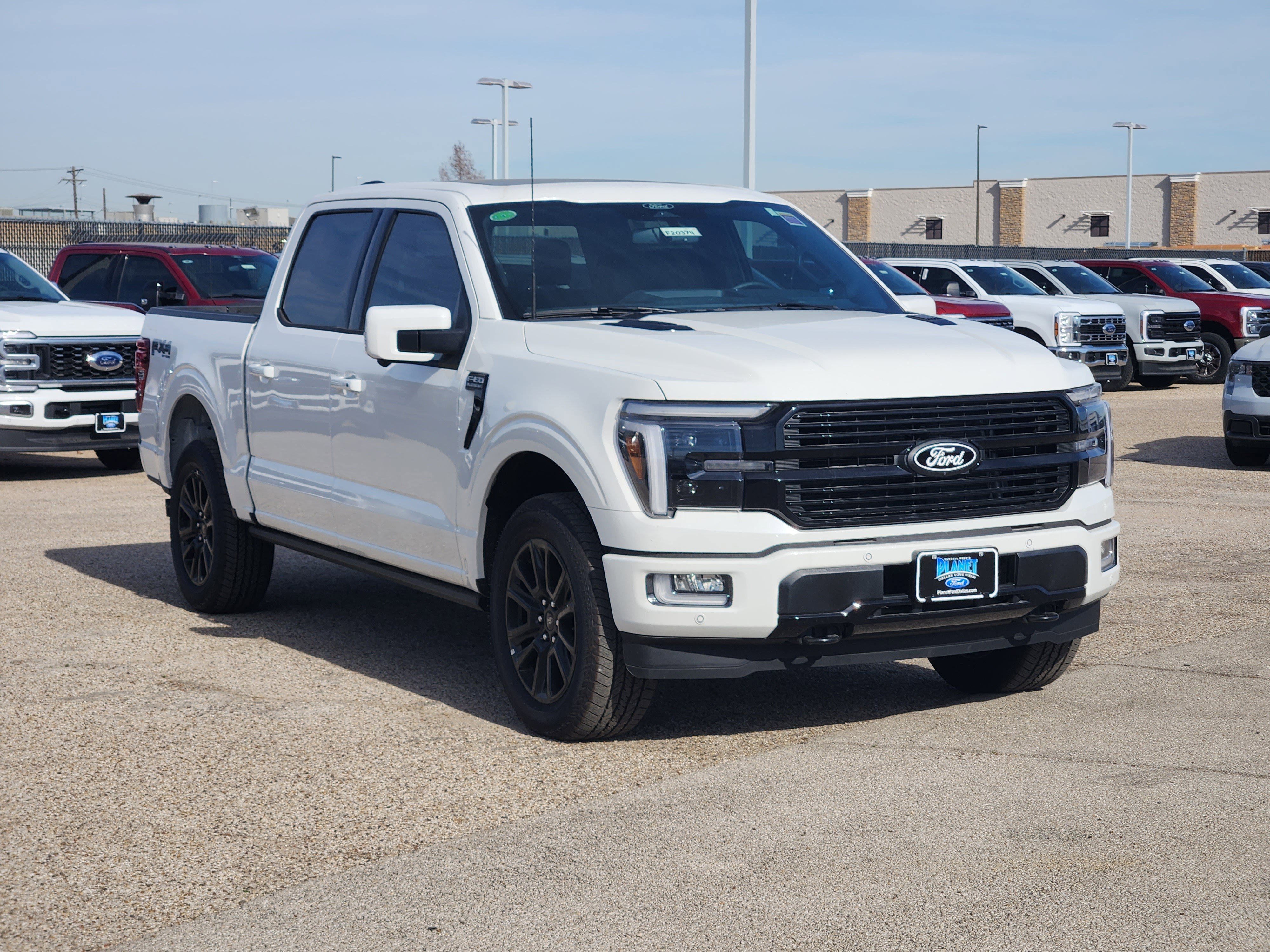 New 2025 Star White Metallic Tricoat Ford Platinum image 2
