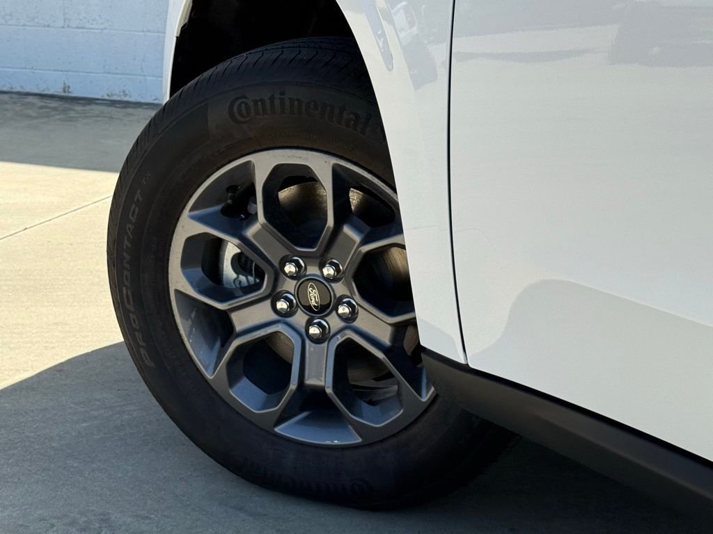 New 2026 Oxford White Ford XLT image 16