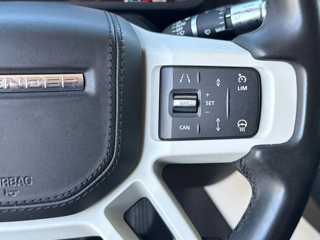 Used 2020  Land Rover HSE image 19