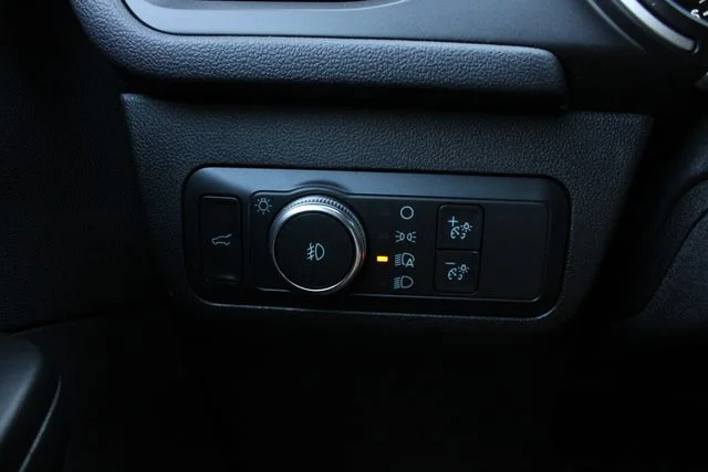 Used 2020 Blue Ford SEL image 10