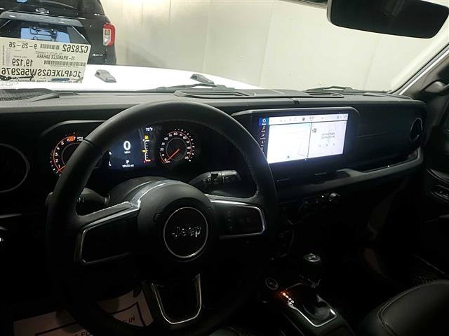 Used 2025 White Jeep Sahara image 4