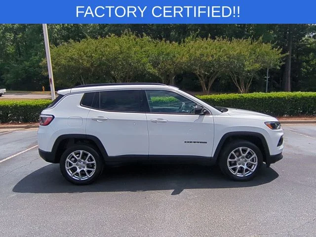 Used 2023 White Jeep Latitude Lux image 6