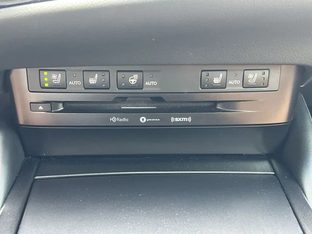 Used 2022 White Lexus 350 image 23