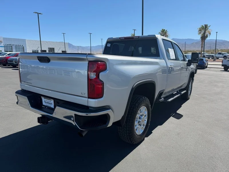 Used 2023 Silver Ice Metallic Chevrolet LT image 3