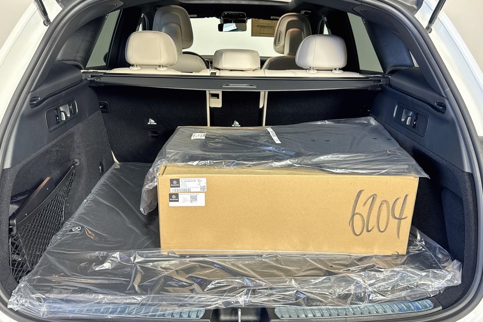 New 2026 Polar White Mercedes-Benz GLC 300 image 24