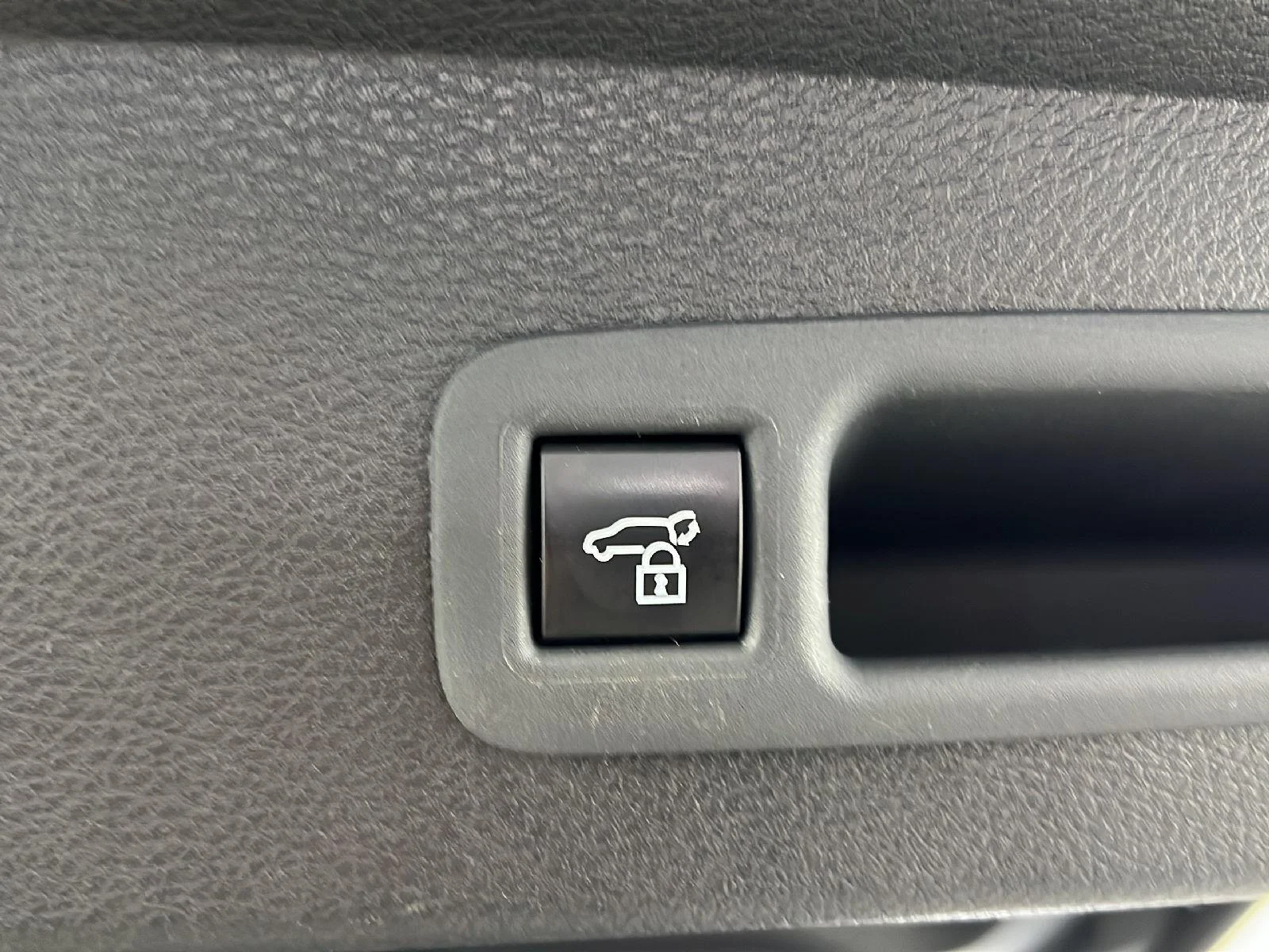 Used 2025 Celestial Silver Metallic Toyota XSE 7-Passenger image 41