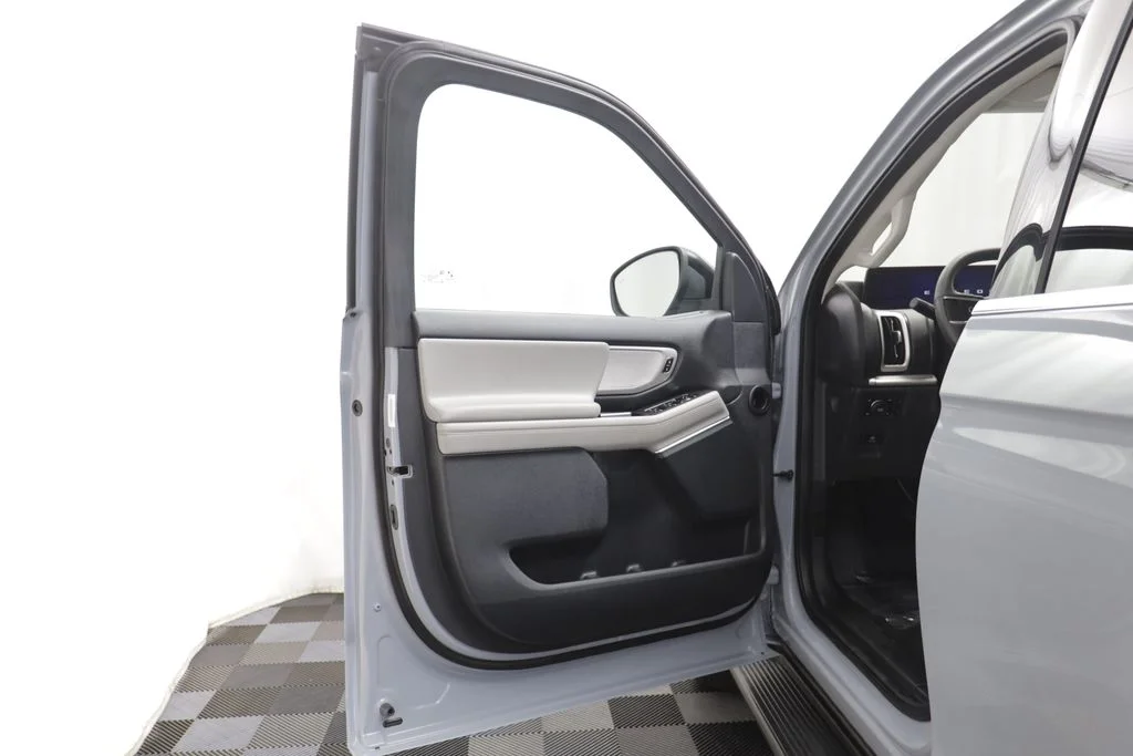 Used 2025 Gray Metallic Ford Active image 4