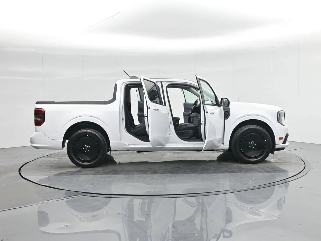New 2025 White Ford Lobo Standard image 4