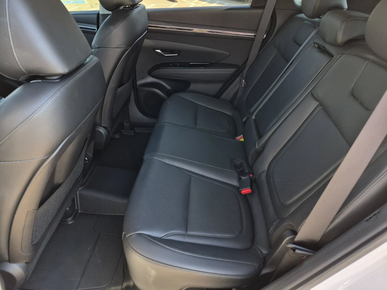 Used 2024 White Pearl Hyundai Limited image 16