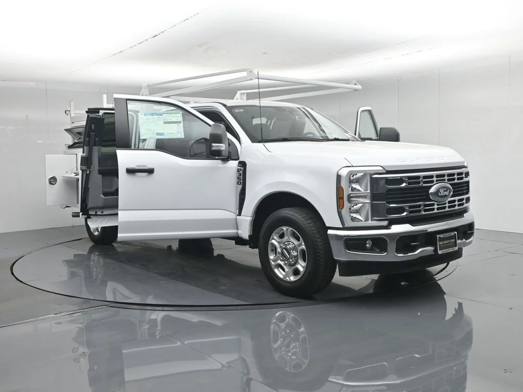 New 2026 Oxford White Ford XLT image 38