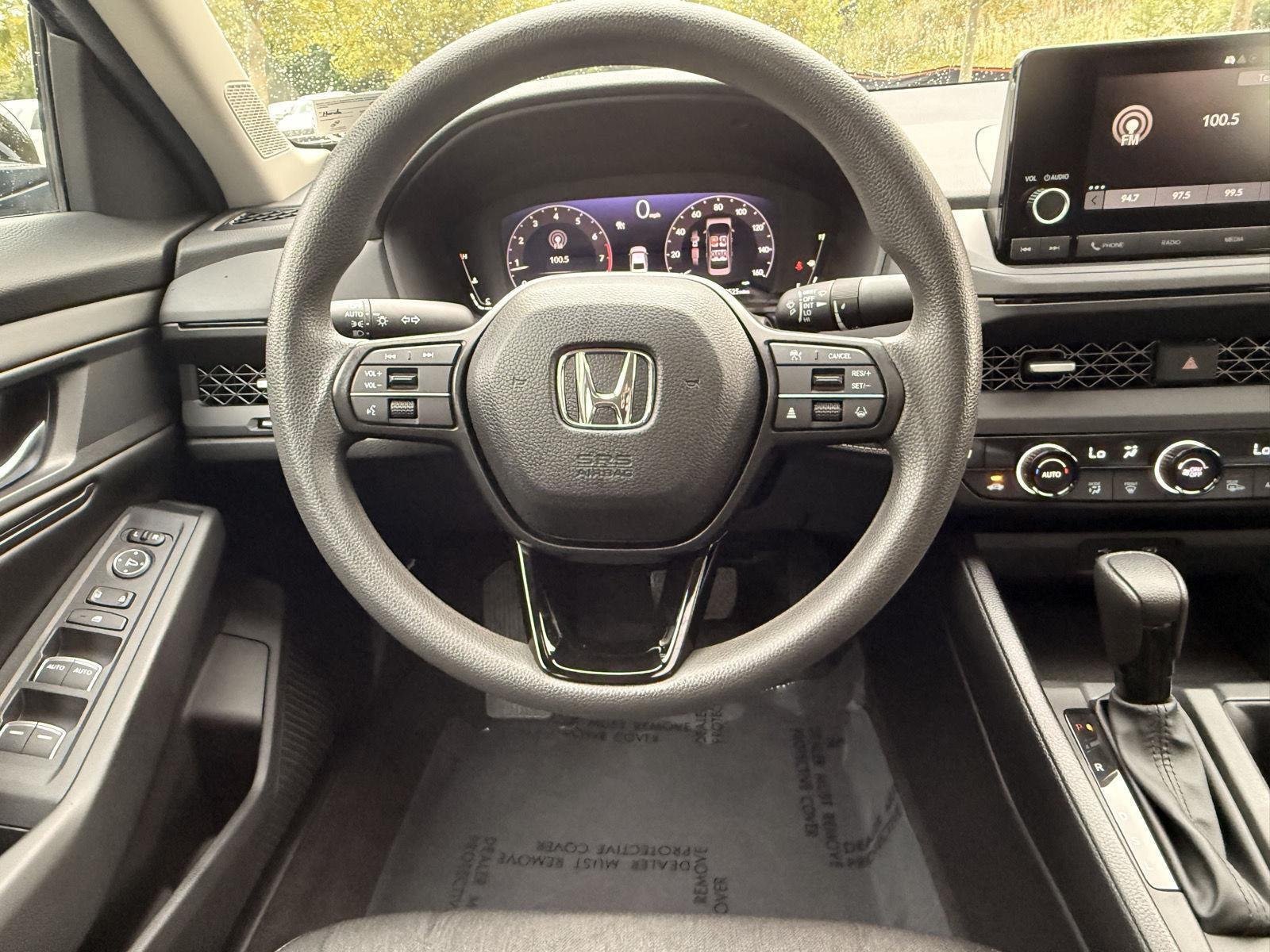 Used 2025 Canyon River Blue Metallic Honda SE image 23