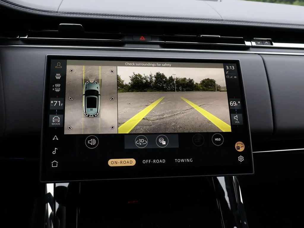 New 2026 Santorini Black Metallic Land Rover Dynamic SE image 24