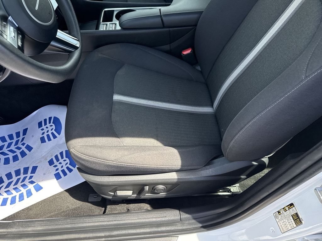 Used 2025 White Hyundai SEL image 66