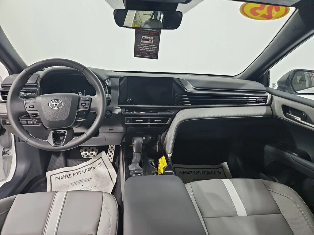 Used 2025  Toyota  image 12