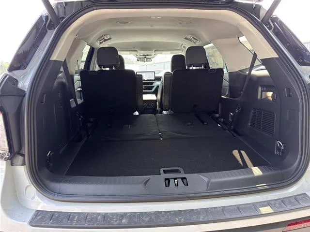 New 2026 Space White Metallic Ford Active image 32