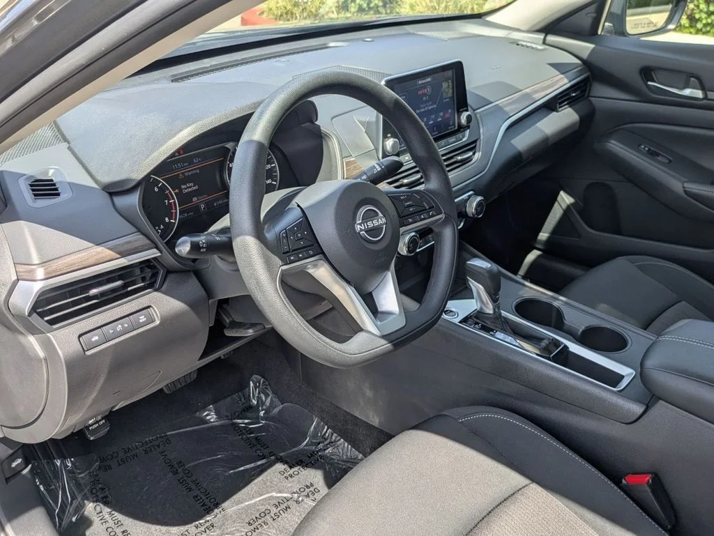 Used 2025 Gray Nissan 2.5 SV image 12