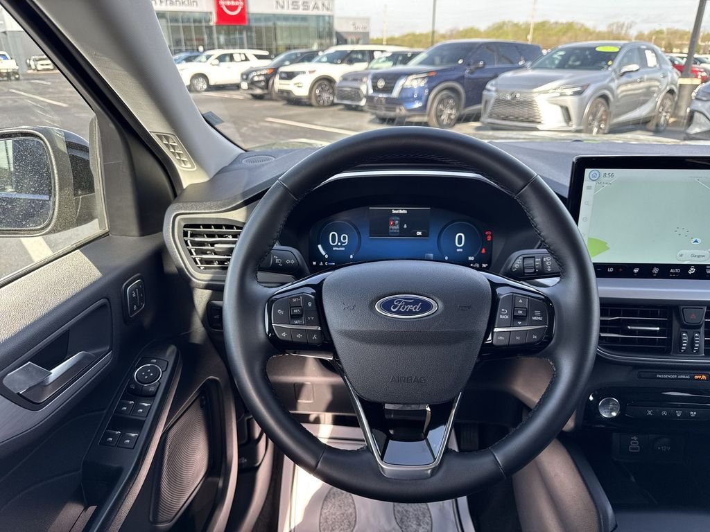 Used 2025  Ford Platinum image 14