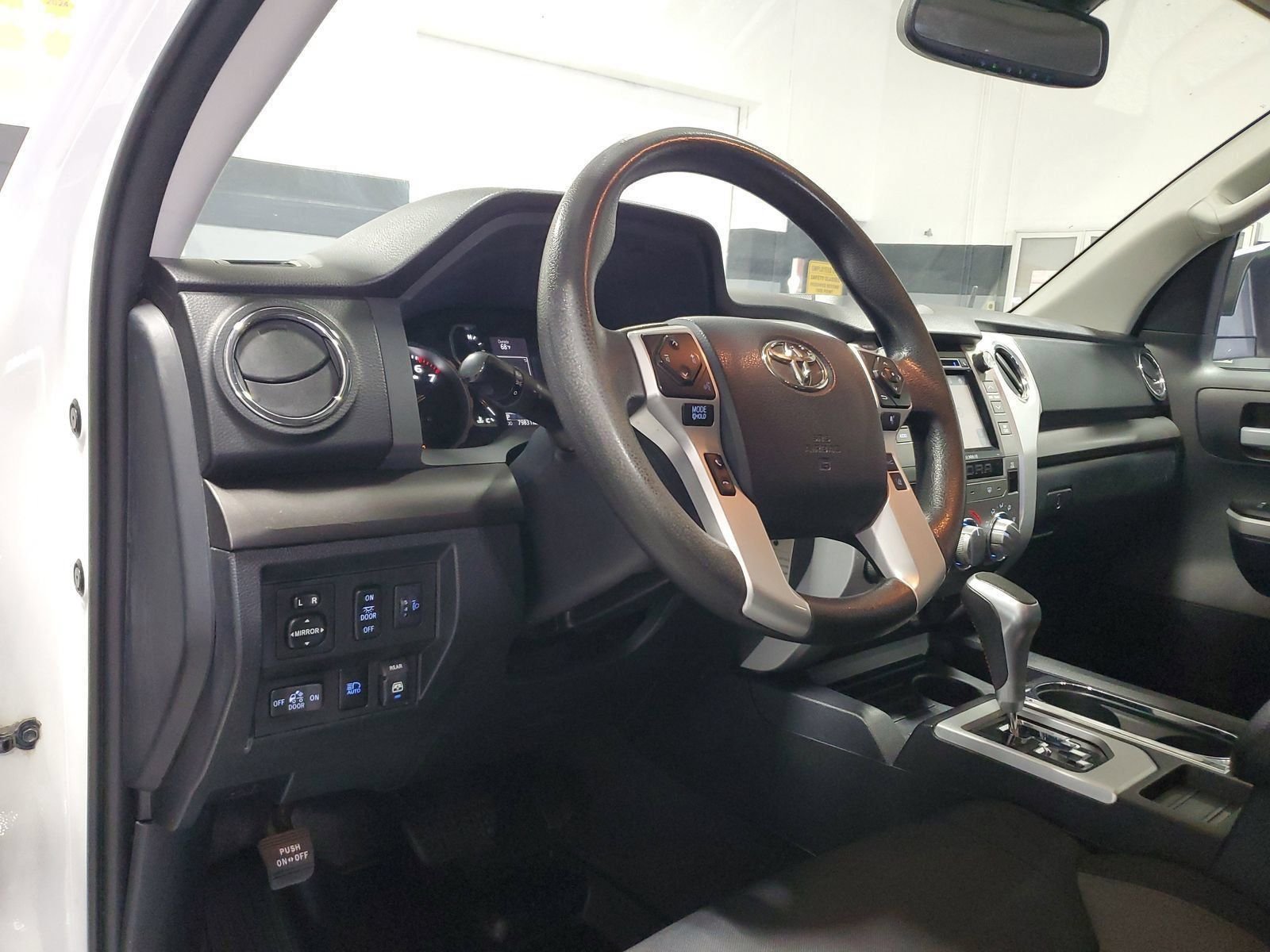 Used 2019 White Toyota SR5 image 17