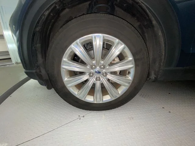 Used 2020 Blue Ford Limited image 10