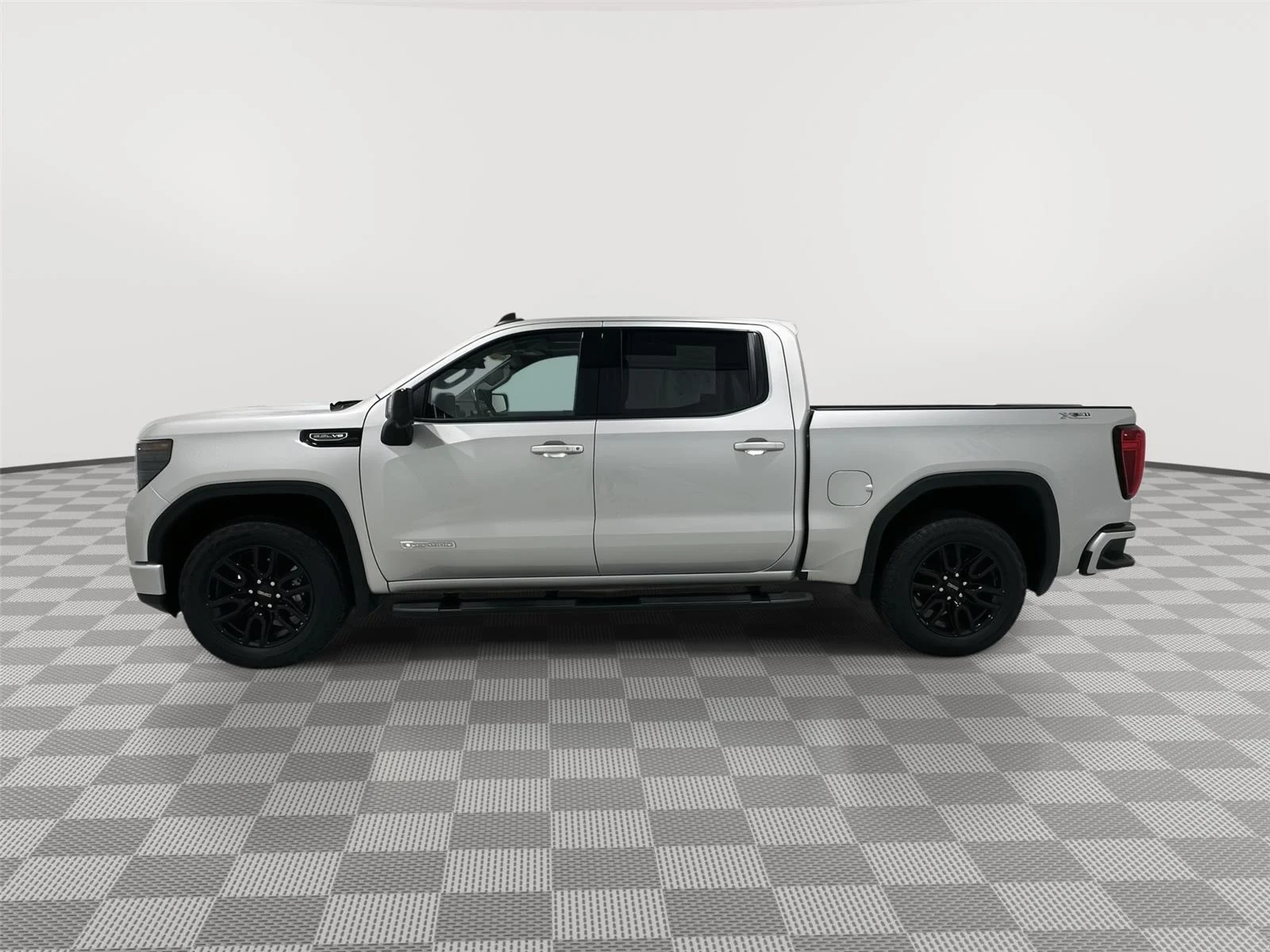 Used 2022 GMC Sierra 1500 Elevation with VIN 1GTUUCED3NZ557376 for sale in Alexandria, Minnesota