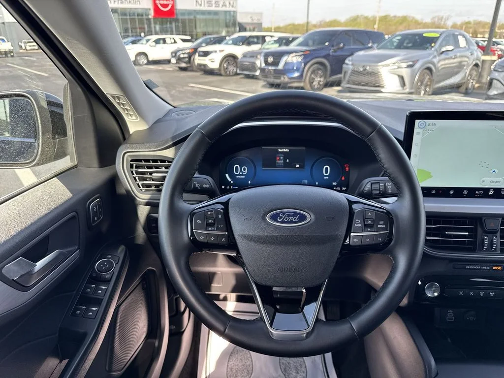 Used 2025  Ford Platinum image 14