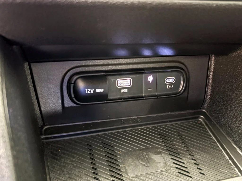 Used 2023 Black Kia X-Line image 27