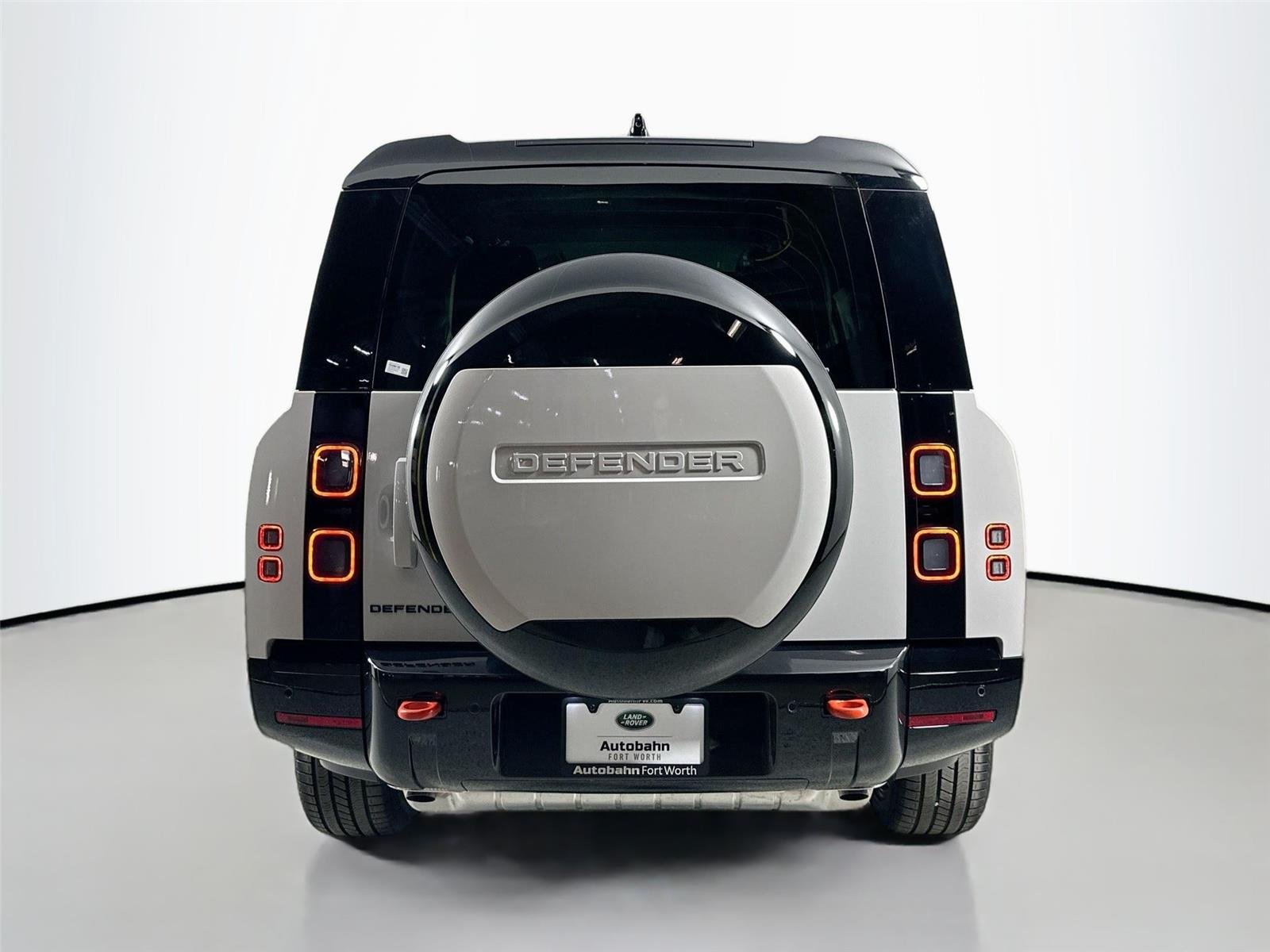 2026 Land Rover Defender X - Photo 6