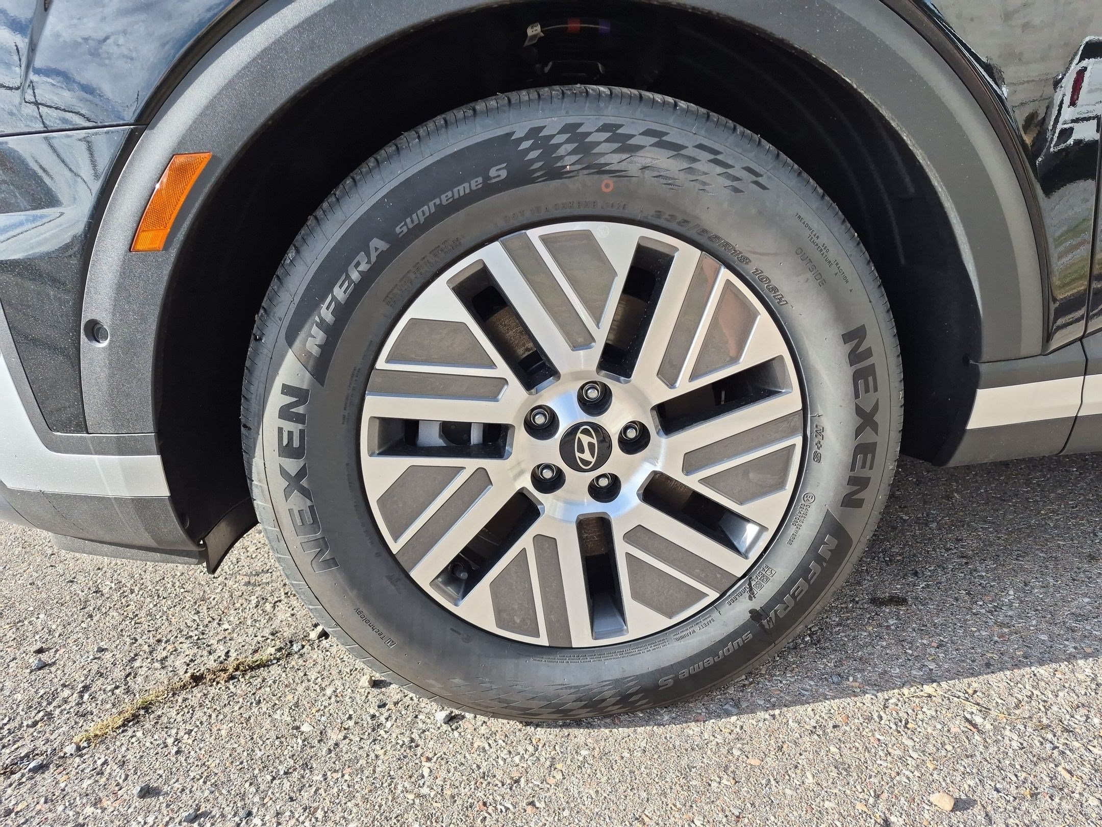 New 2026 Abyss Black Pearl Hyundai SEL Premium 8P image 16