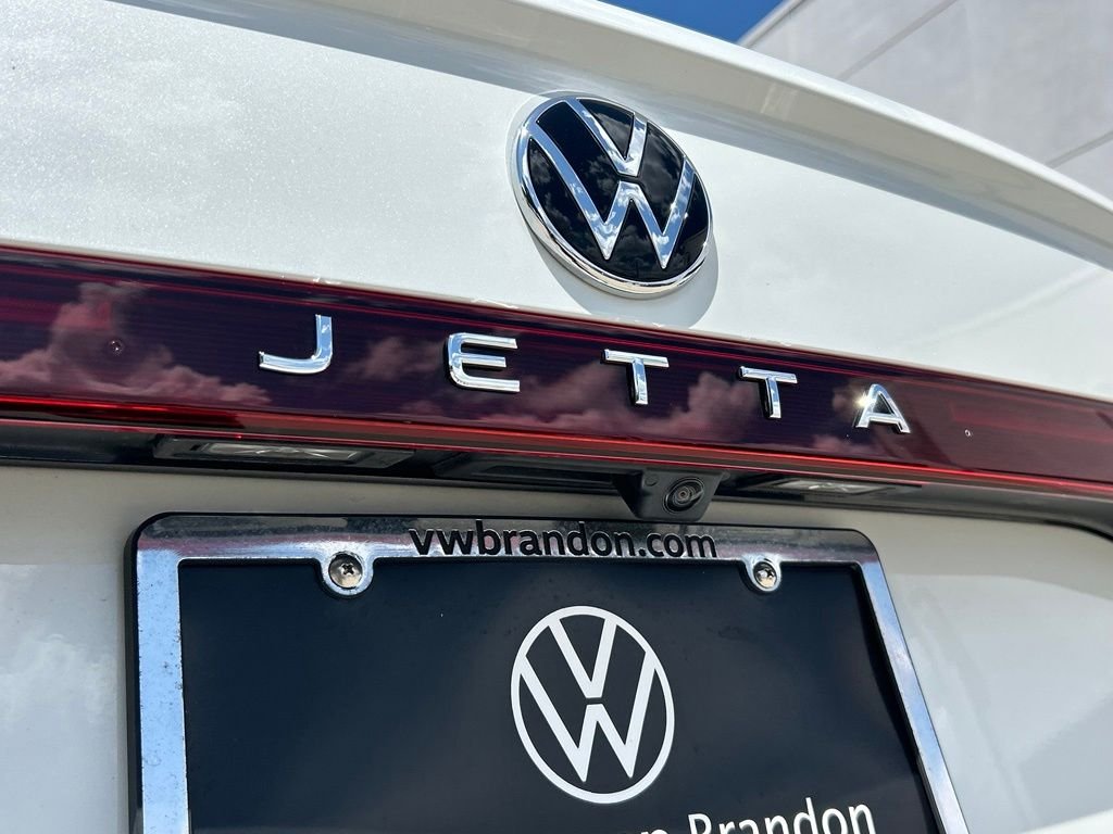 Certified Used 2026 White Volkswagen 1.5T SE image 37