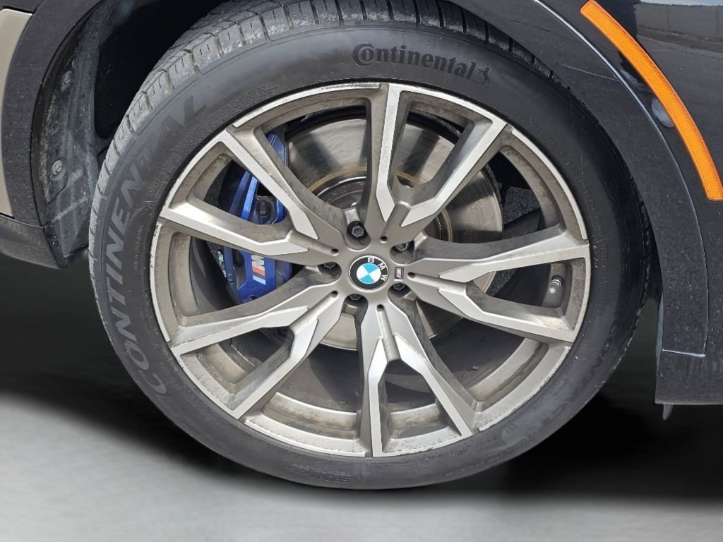 Used 2022 Black Sapphire Metallic BMW M50i image 25