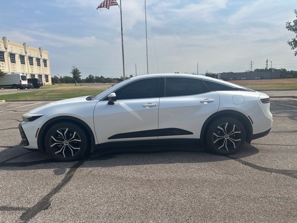 Used 2023  Toyota XLE image 8