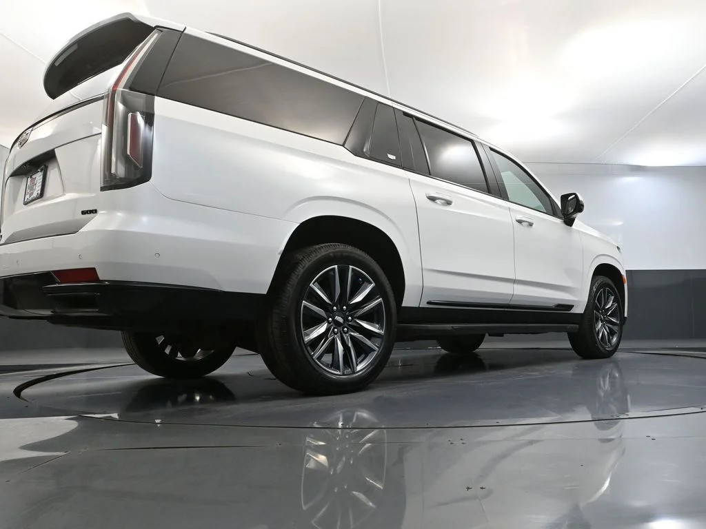 Used 2021 White Cadillac Sport image 65