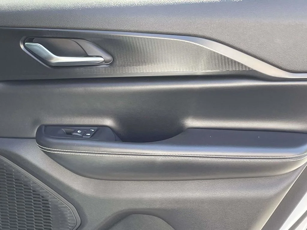 Used 2024 White Jeep Altitude X image 19