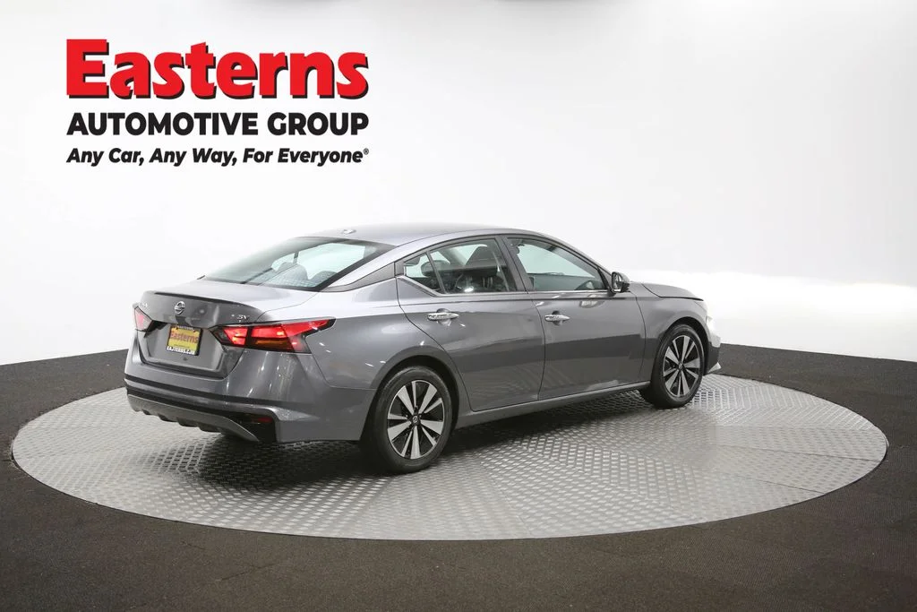 Used 2022 Gray Nissan 2.5 SV image 38